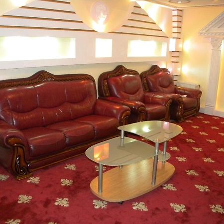 Gloria Mini-Hotel คีชีเนา ภายนอก รูปภาพ