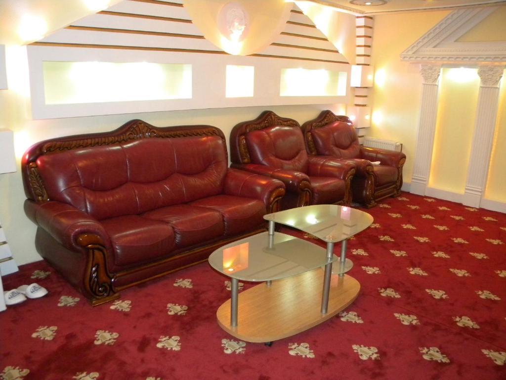 Gloria Mini-Hotel คีชีเนา ภายนอก รูปภาพ
