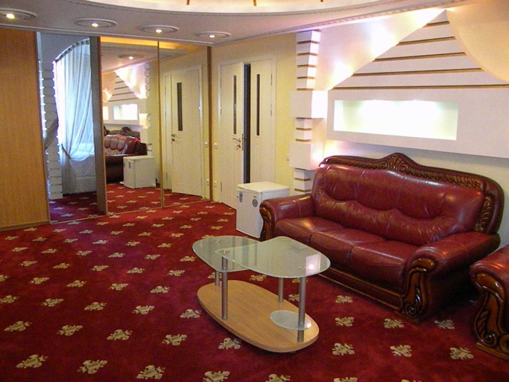 Gloria Mini-Hotel คีชีเนา ภายนอก รูปภาพ