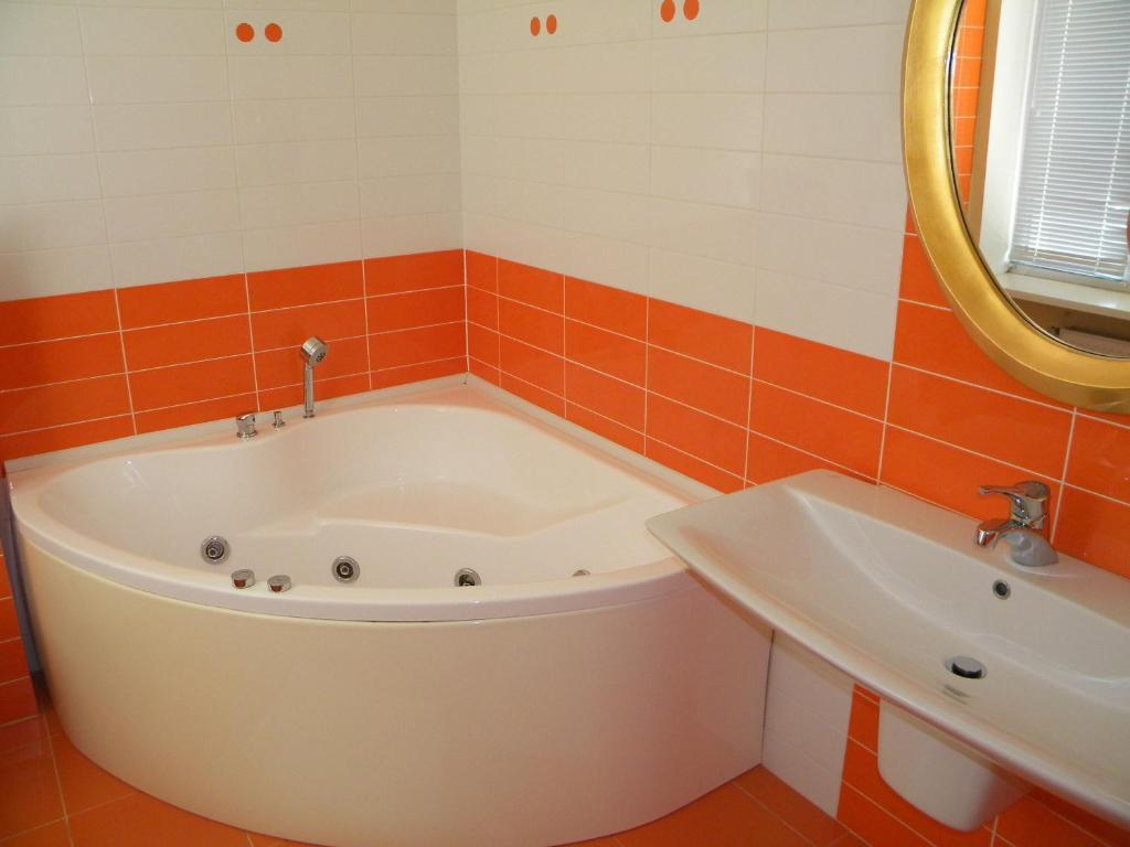 Gloria Mini-Hotel คีชีเนา ภายนอก รูปภาพ