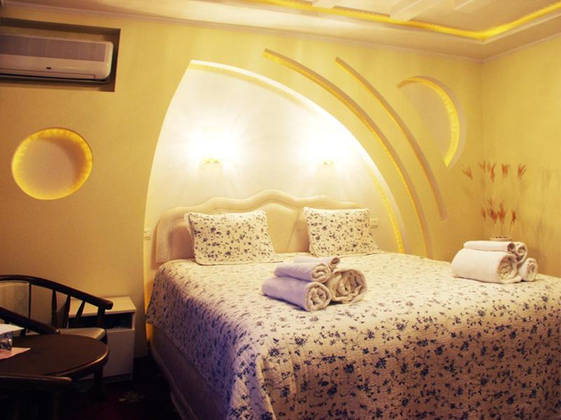 Gloria Mini-Hotel คีชีเนา ภายนอก รูปภาพ