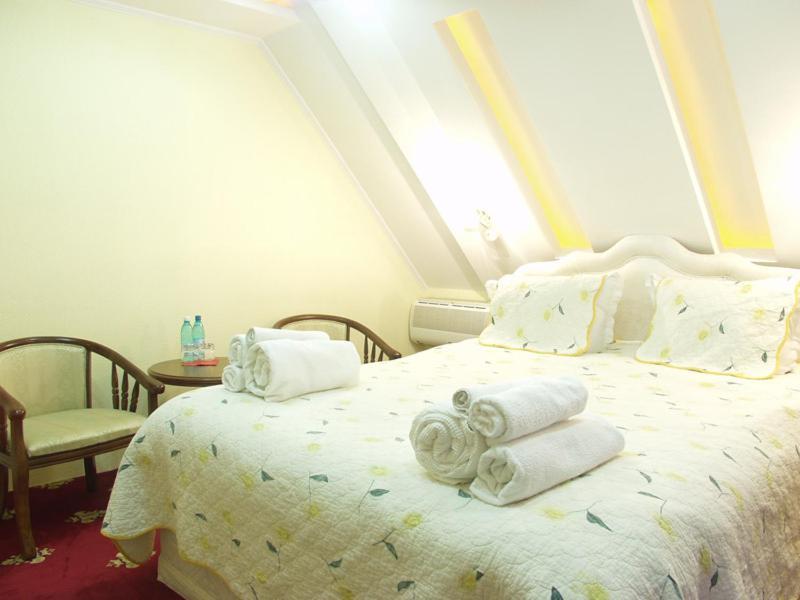 Gloria Mini-Hotel คีชีเนา ภายนอก รูปภาพ